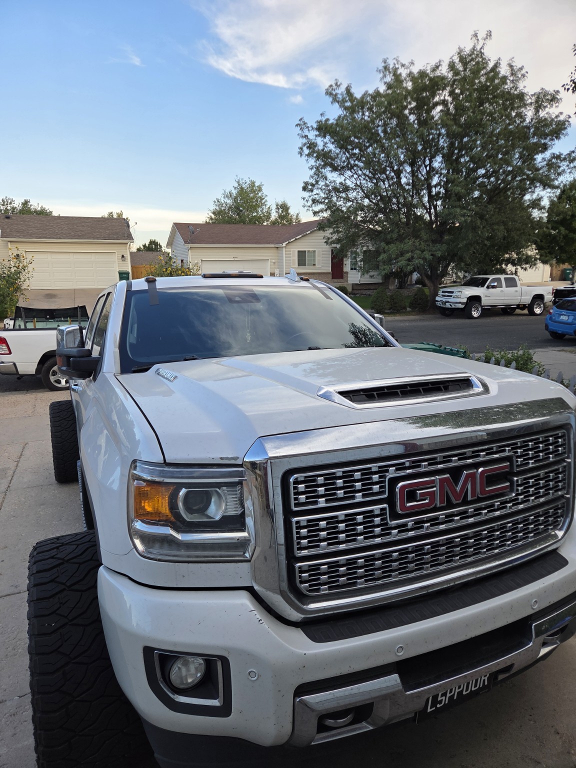 Windshield replacement on GMC truck